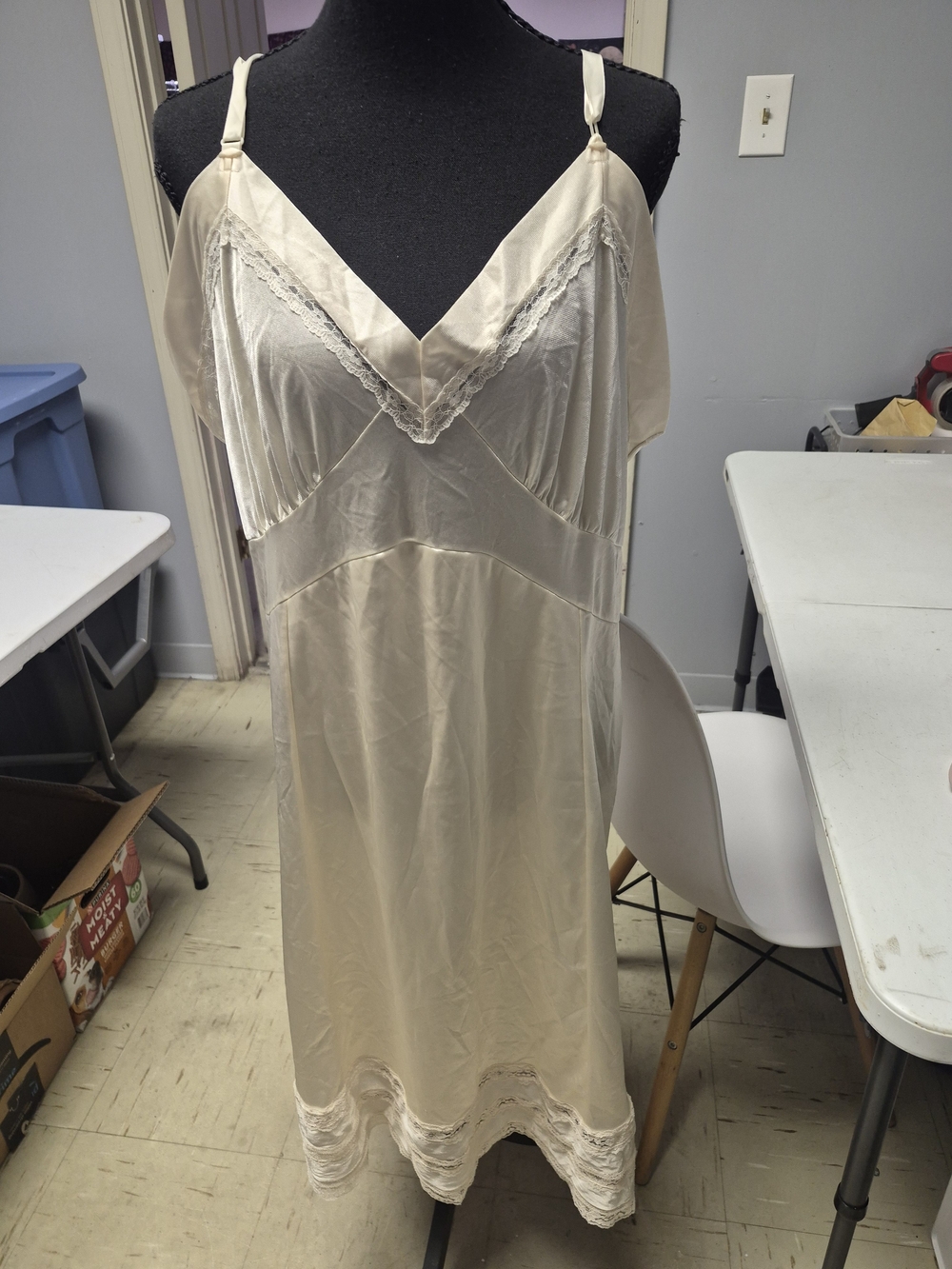 Lace-Trim Satin Slip Chemise in Cream